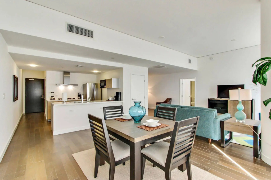 Global Luxury Suites at Figueroa Street