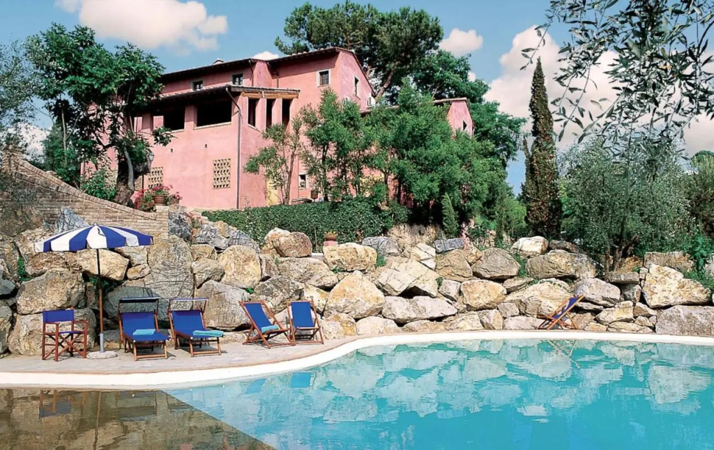 Villa Le Rondini by Salogi Villas