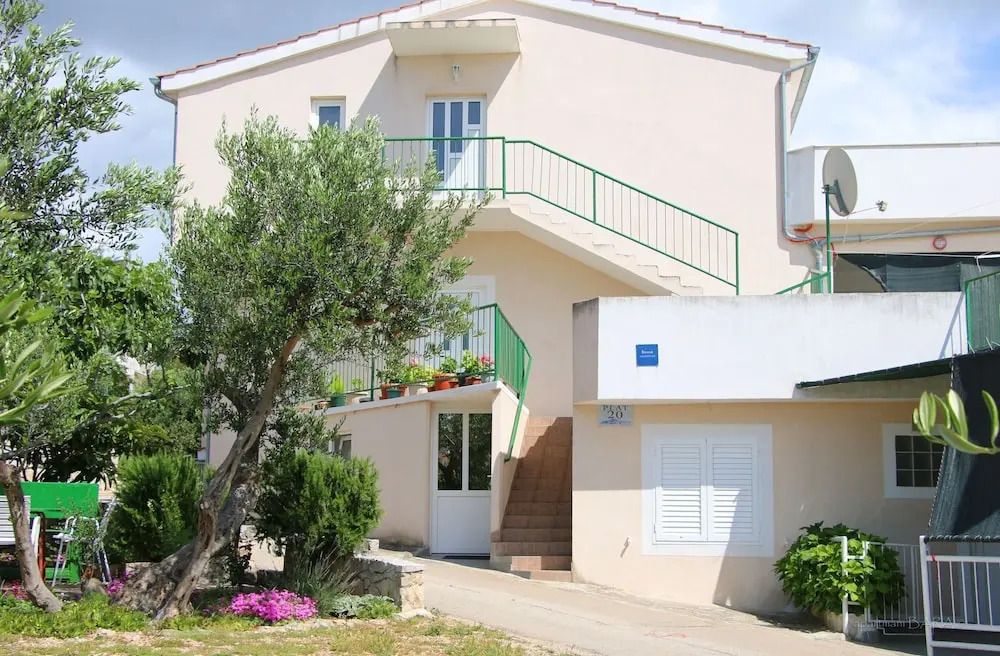 Apartments and Room Janja