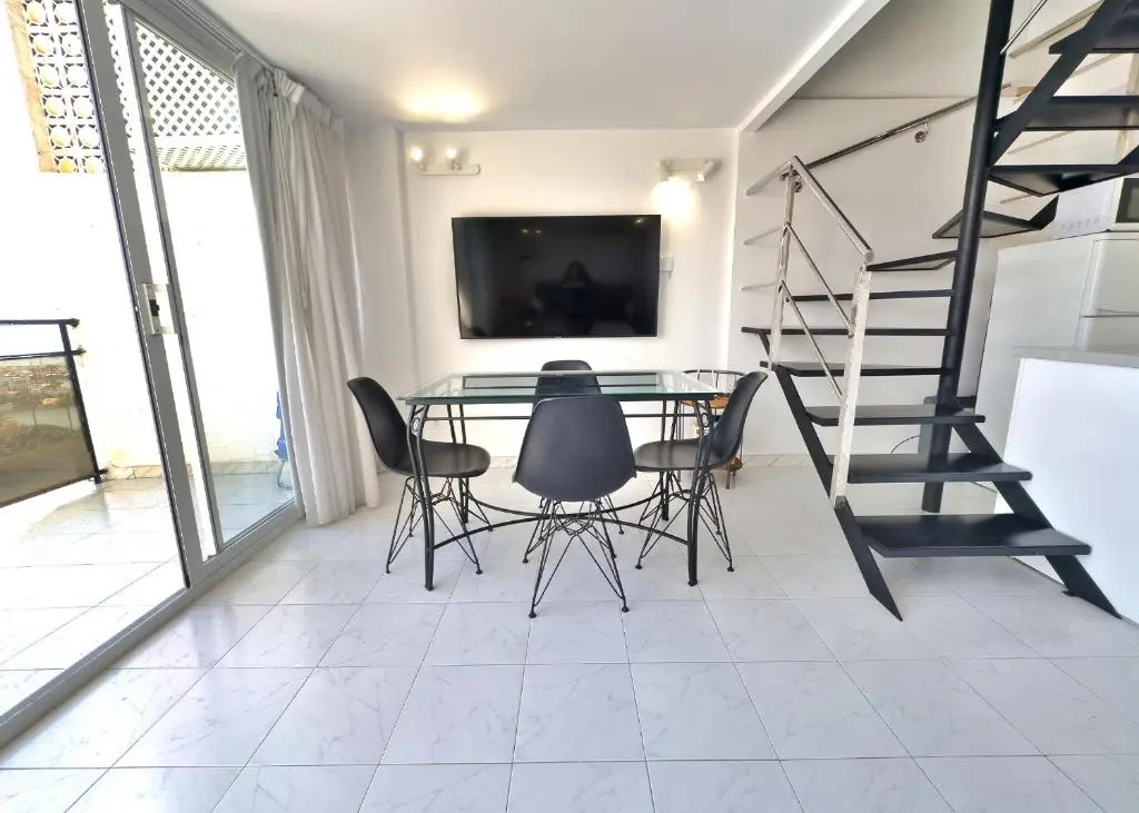 Skol 514 East Facing Duplex Apartment with Sea Views