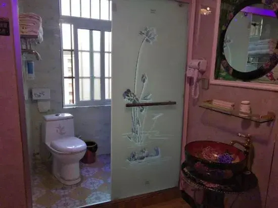 Wuchuan Aicheng Theme Apartment