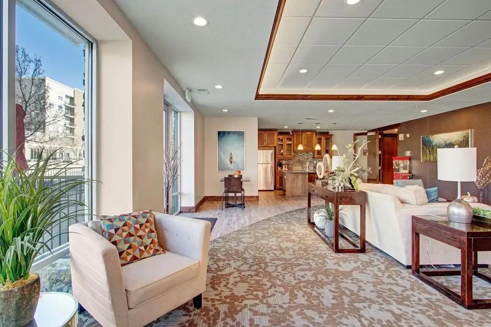 Spacious 2-Bedroom Urban Oasis