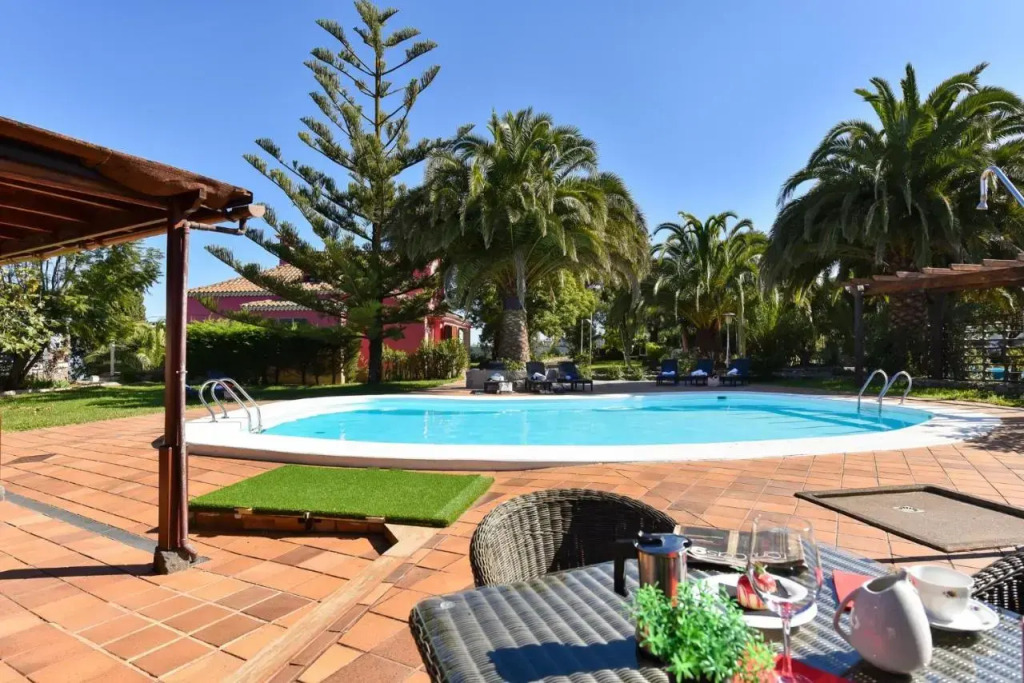Finca Madroñal with Pool in Gran Canaria by VillaGranCanaria
