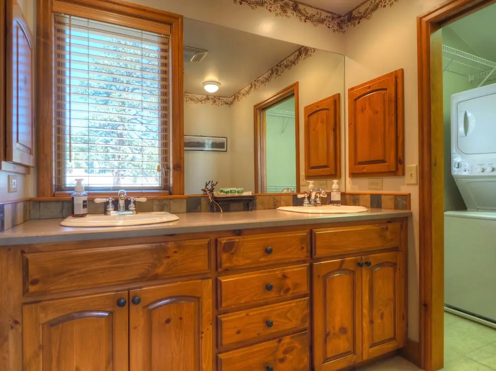 Longs Peak Lookout Cabin - 3 Br Cabin