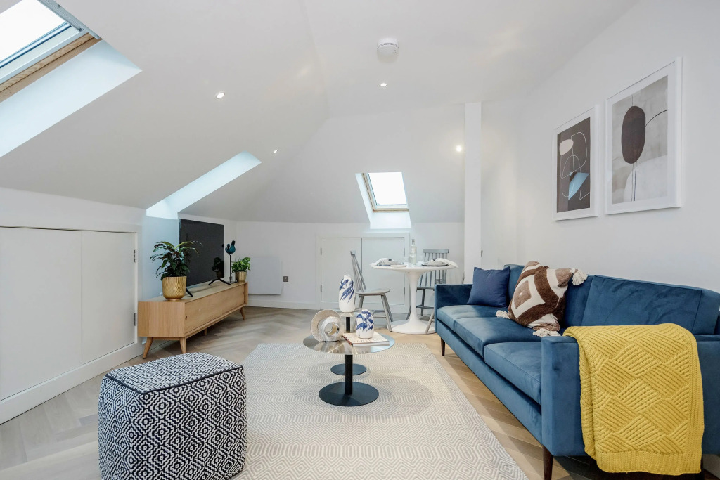 Lumina House - Fitzrovia - by Frankie