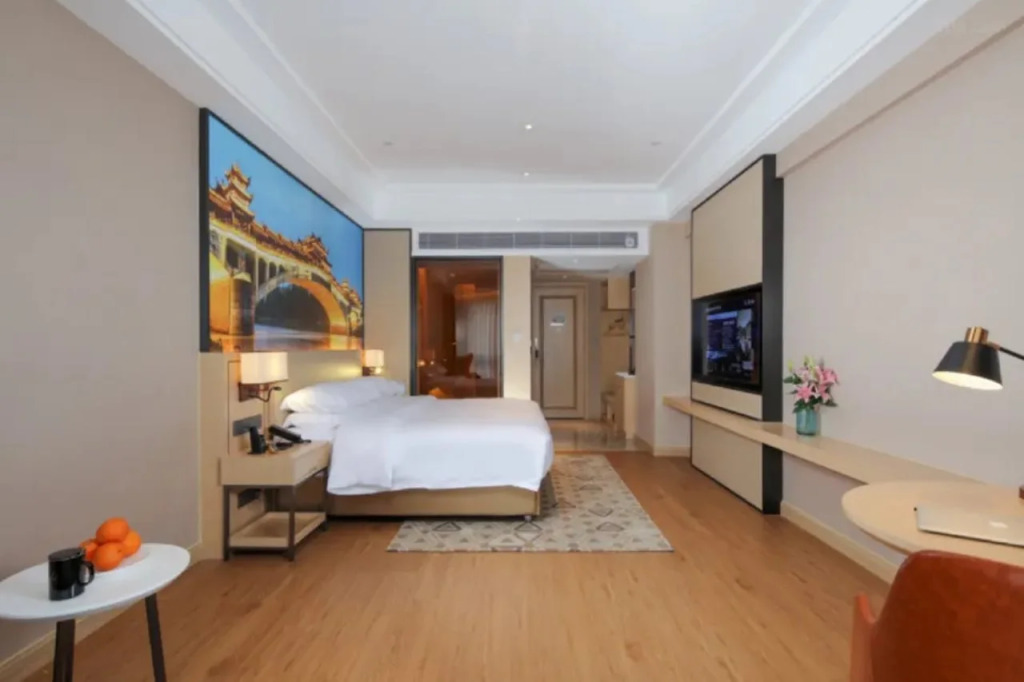 Vienna International Hotel (Chengdu Longquan Automobile City Aviation Academy Branch)