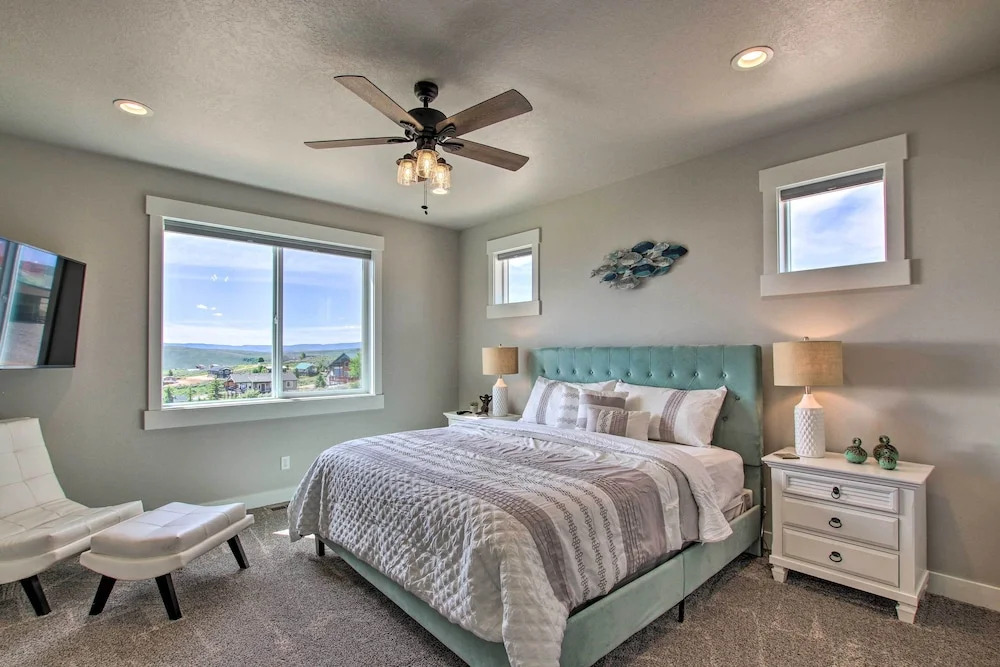 Lake-view Escape w/ Private Beach Resort Access!