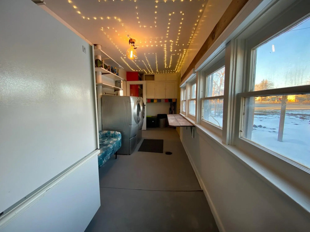 Colorful BIG Bear Home 5br 2ba-Epic Art!