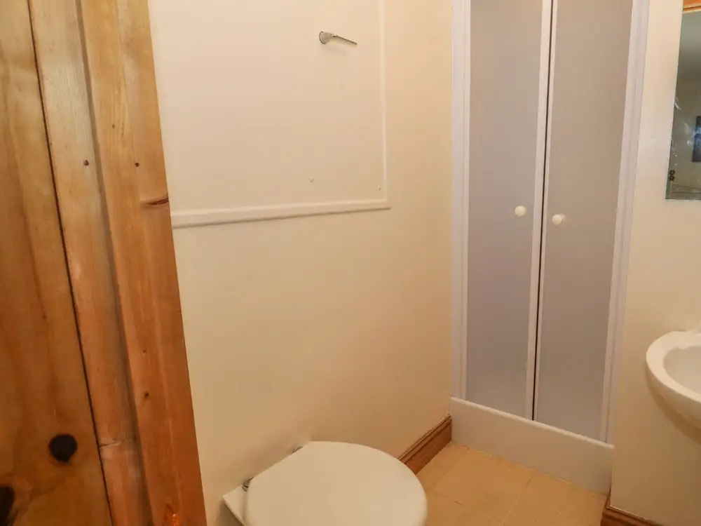 1 Park Nook Close