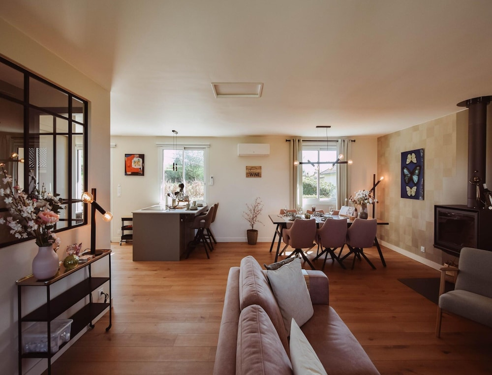 Holiday Home for 6 People in the Heart of Perigord