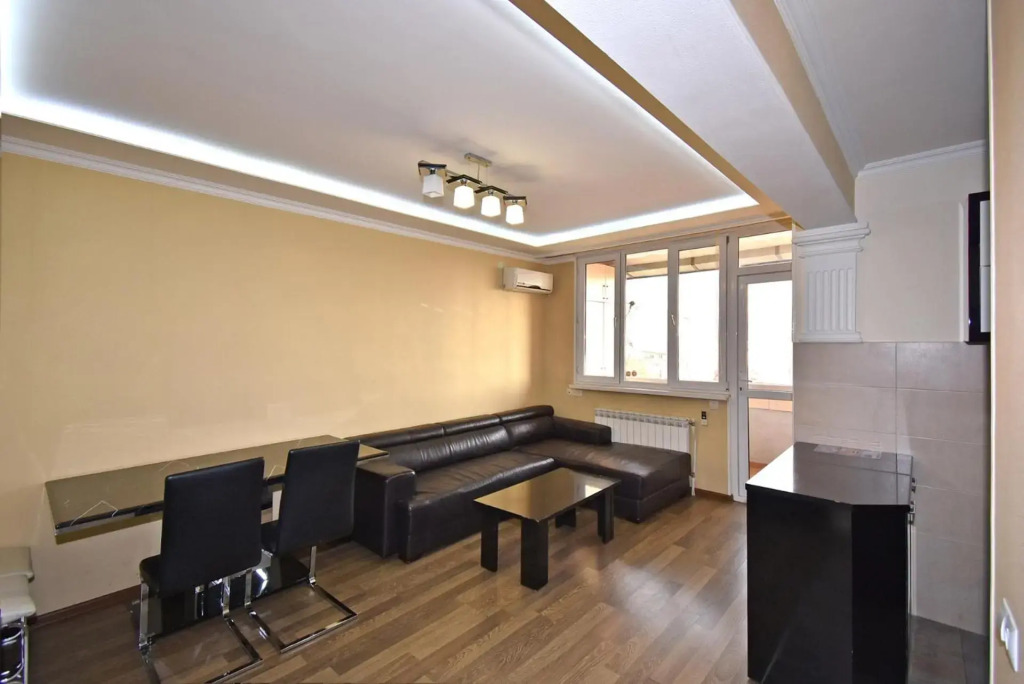 Yeznik Koghbatsi - Amiryan crossroads 1 bedroom comfy apartment with Balcony KO100