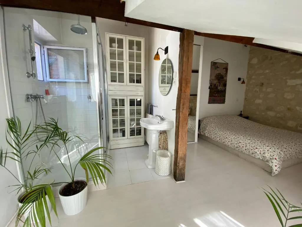 Lacadémie de Clémence, Guest House Paris-Roland-Garros