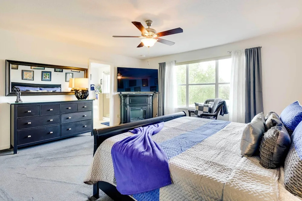 Spacious Davenport Retreat w/ Pool & Grill