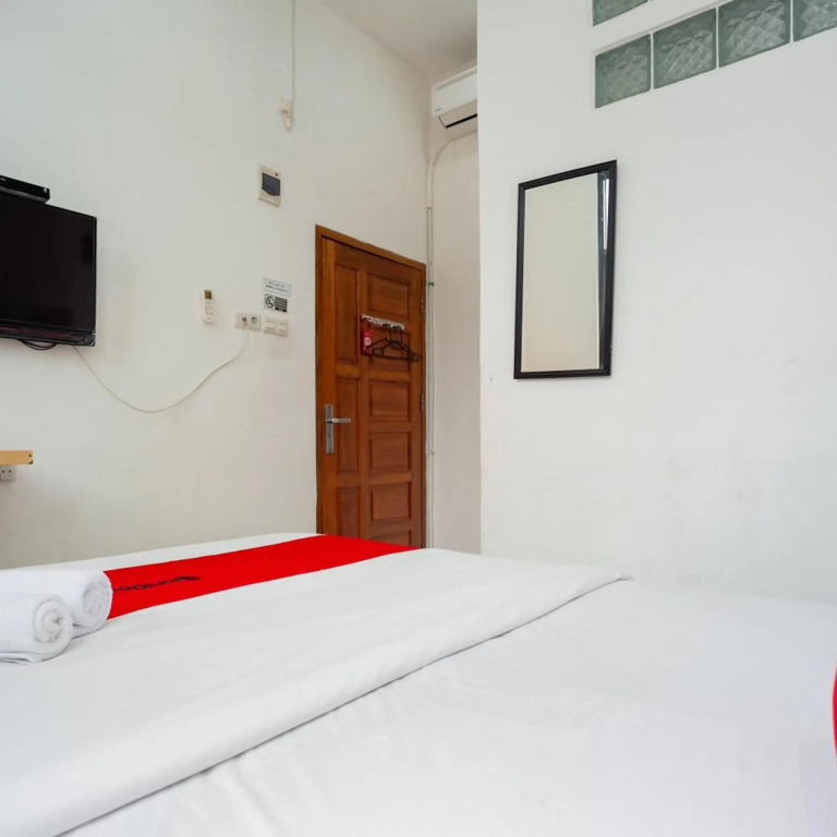 RedDoorz at Jalan Bangau Palembang