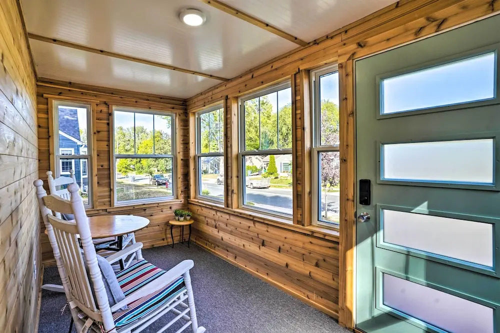 Pet-friendly Minneapolis Home ~ 6 Mi to Dtwn!