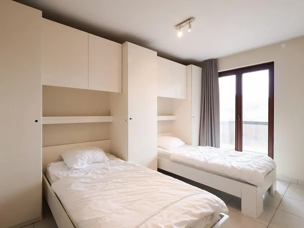 Apartment With Terrace and Side sea View