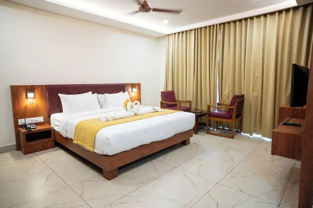 Hotel The Pearl Shine