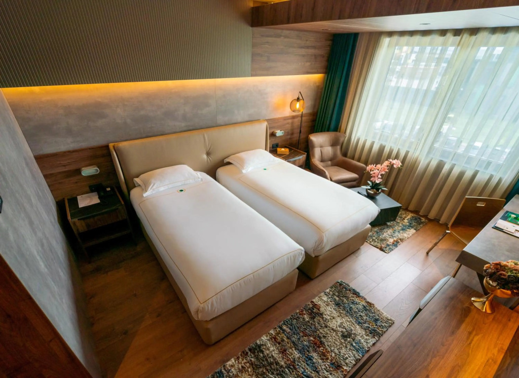 Emerald Hotel