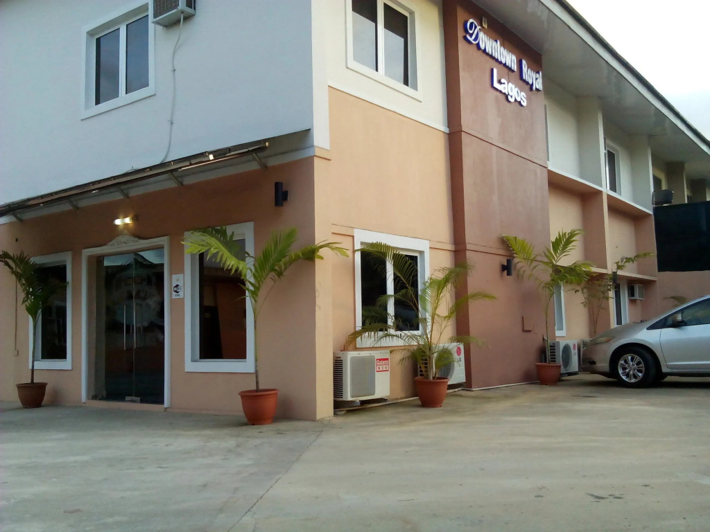 Downtown Royal Hotel