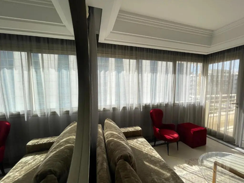 The Perfect Flat, Lac 2, Tunis