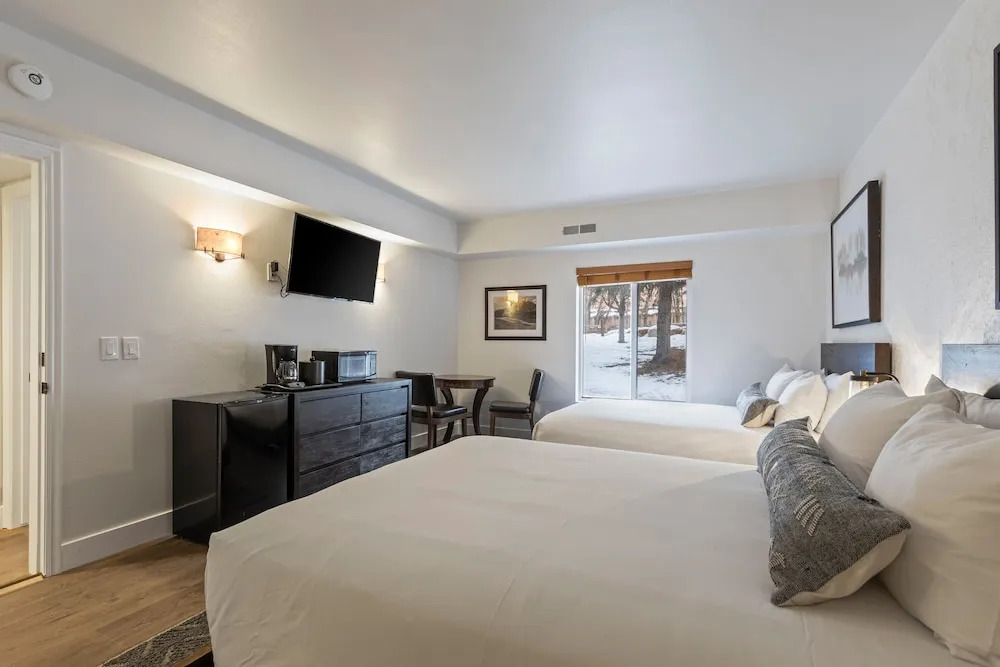 Park Station 216 2 Bedroom Condo by RedAwning