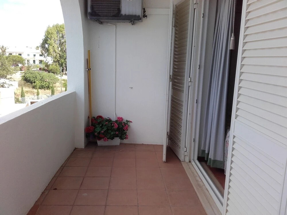 1-bed Apartment in Oura, Near the Aveiros Beach