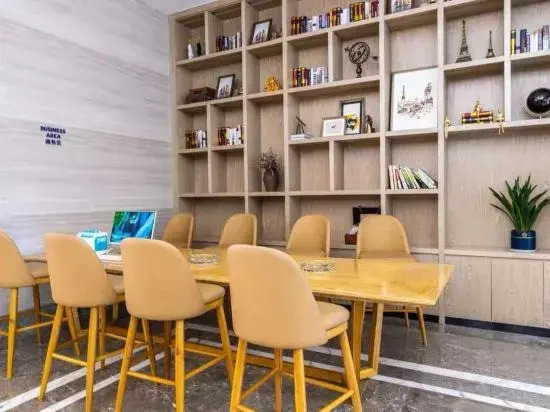 Kyriad Hotel Pingxiang Wanlong Bay Branch