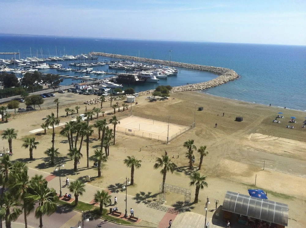 Finikoudes Luxury Apartments
