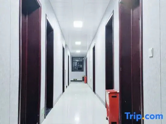Zhoukou Kaixinyuan Hotel (Baicheng Railway Station)