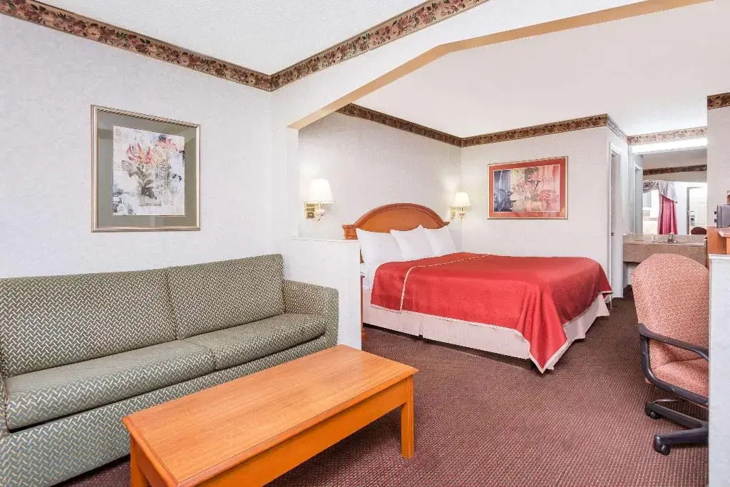 Regency Inn & Suites-Hamilton Place