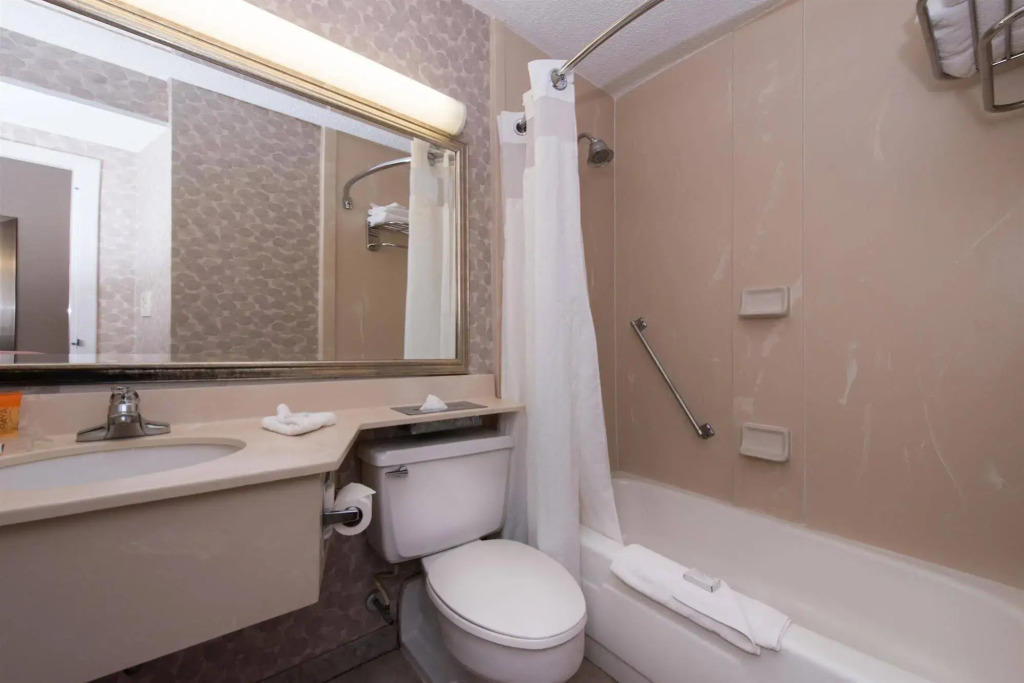Rochester Airport Plaza Hotel