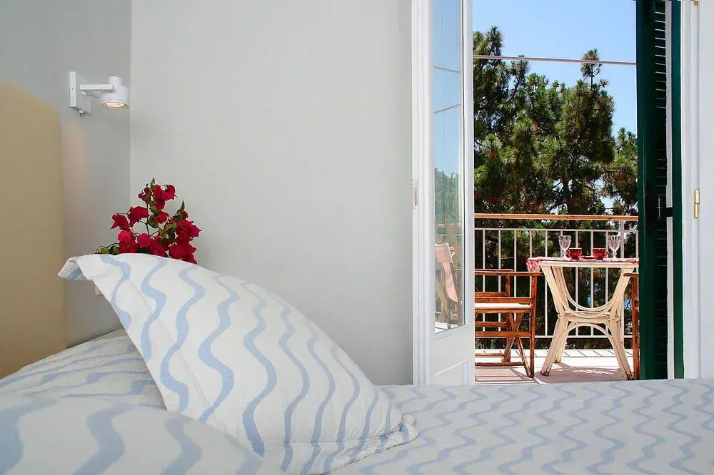Zefiros Traditional Hotel
