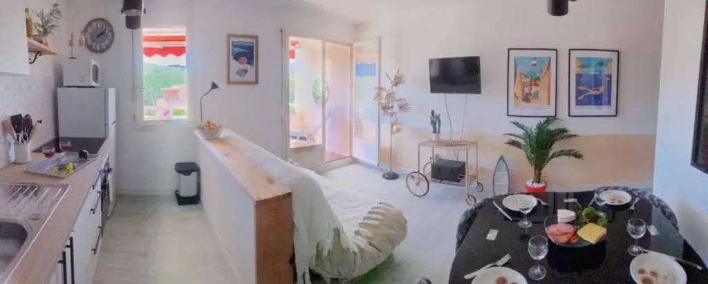 Nice 33m With Terrace Near The Beach