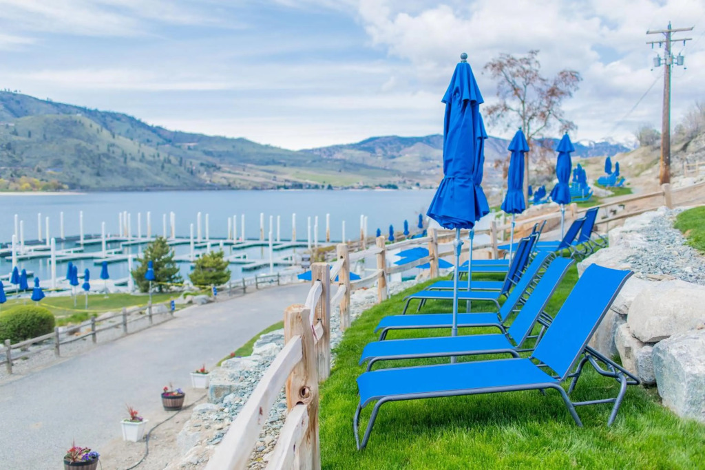 Lake & Vine Villa #15