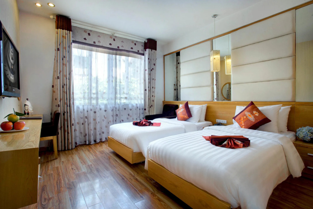 Tu Linh Palace Hotel