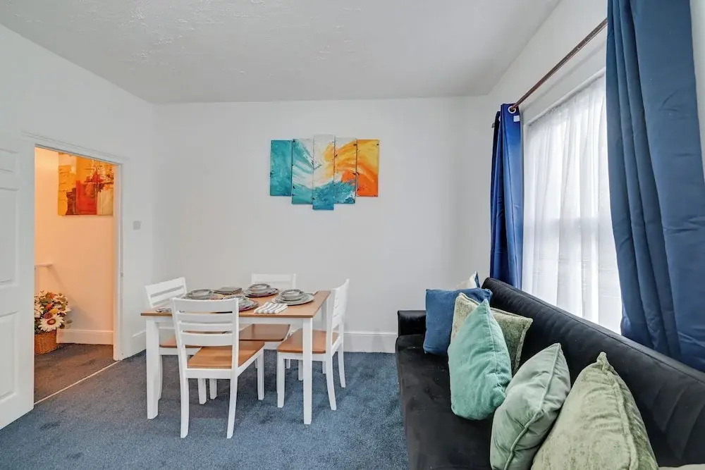 Sleeps 4 - Near Tottenham Stadium w Free Parking