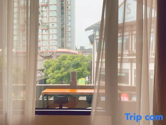 Yue Leshan River View Hotel(Shangzhongshun commercial street branch)