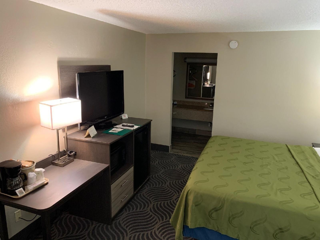 Holiday Inn Newport-I-40 Exit 435
