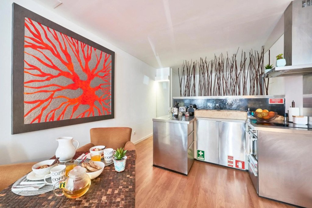 Renovated Charming Apartment, By TimeCooler