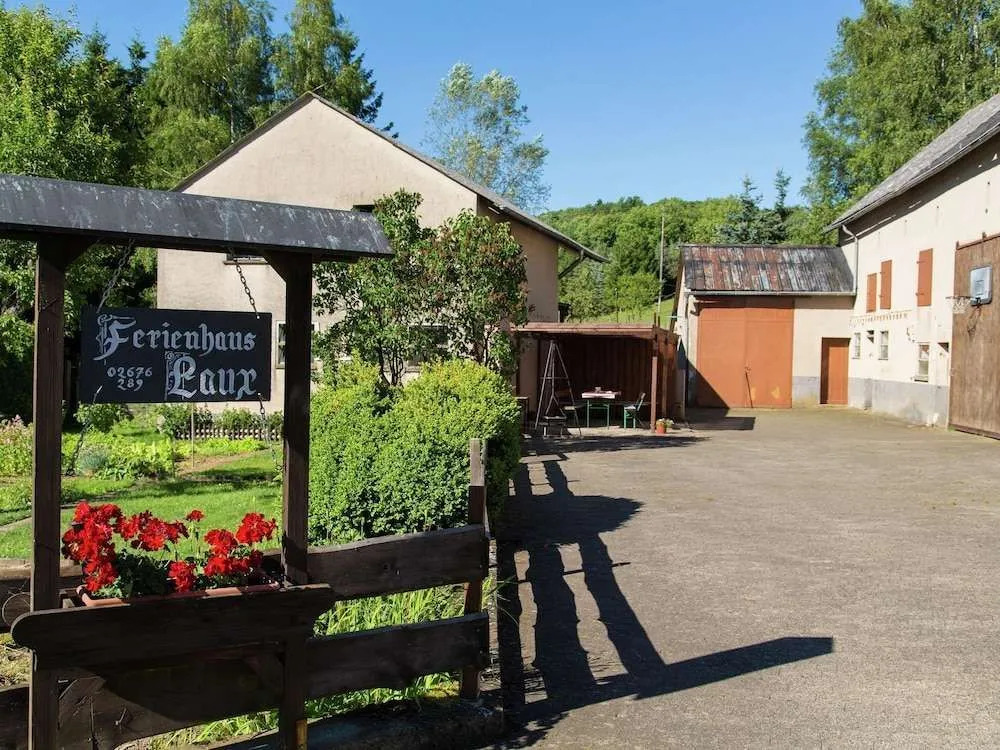 Eifel Retreat Near Volcanic Lakes