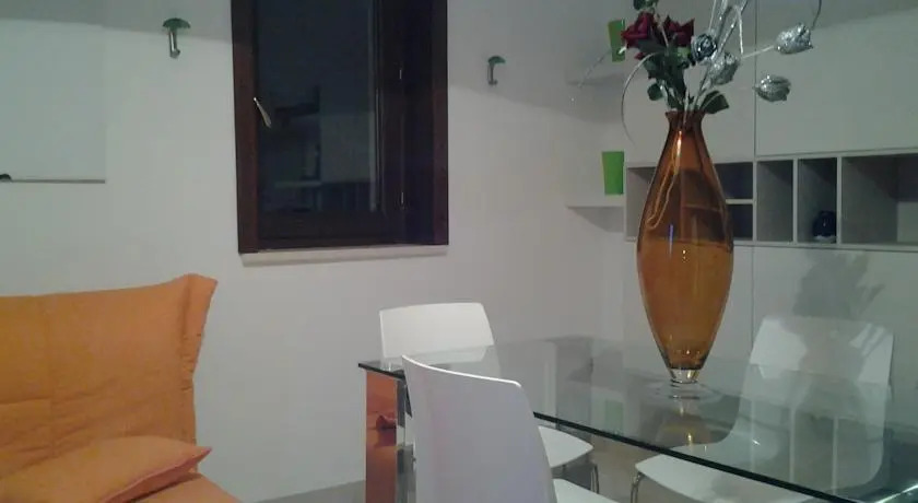 Bilocale Con Terrazzo