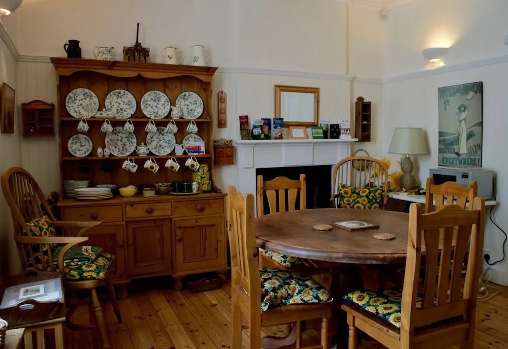 Traditional 2 Bedroom Church Gatehouse