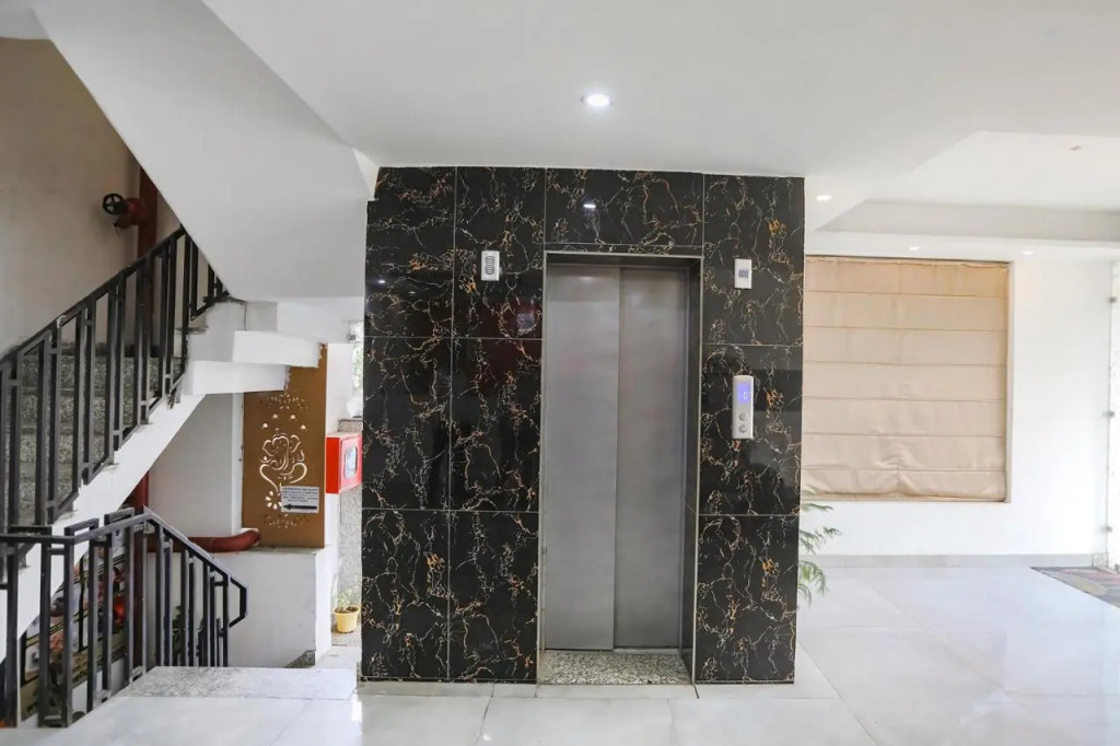 FabHotel F9 Sector 19