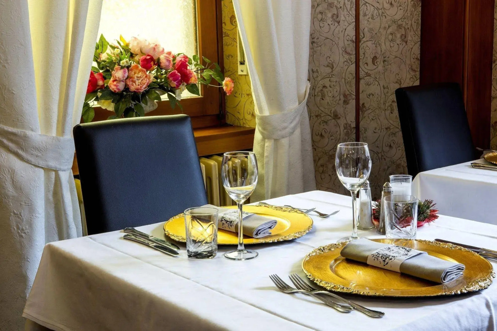 Logis Hôtel Restaurant La Tête Des Faux
