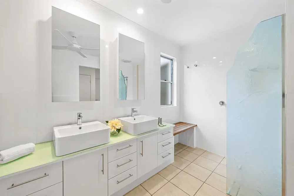 Spacious 3-bed Home With Patio Near Beach