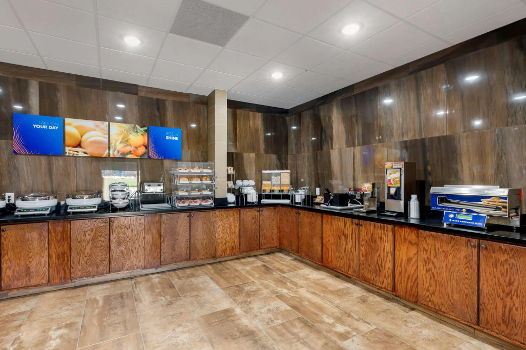 Comfort Suites West Monroe near Ike Hamilton Expo Center