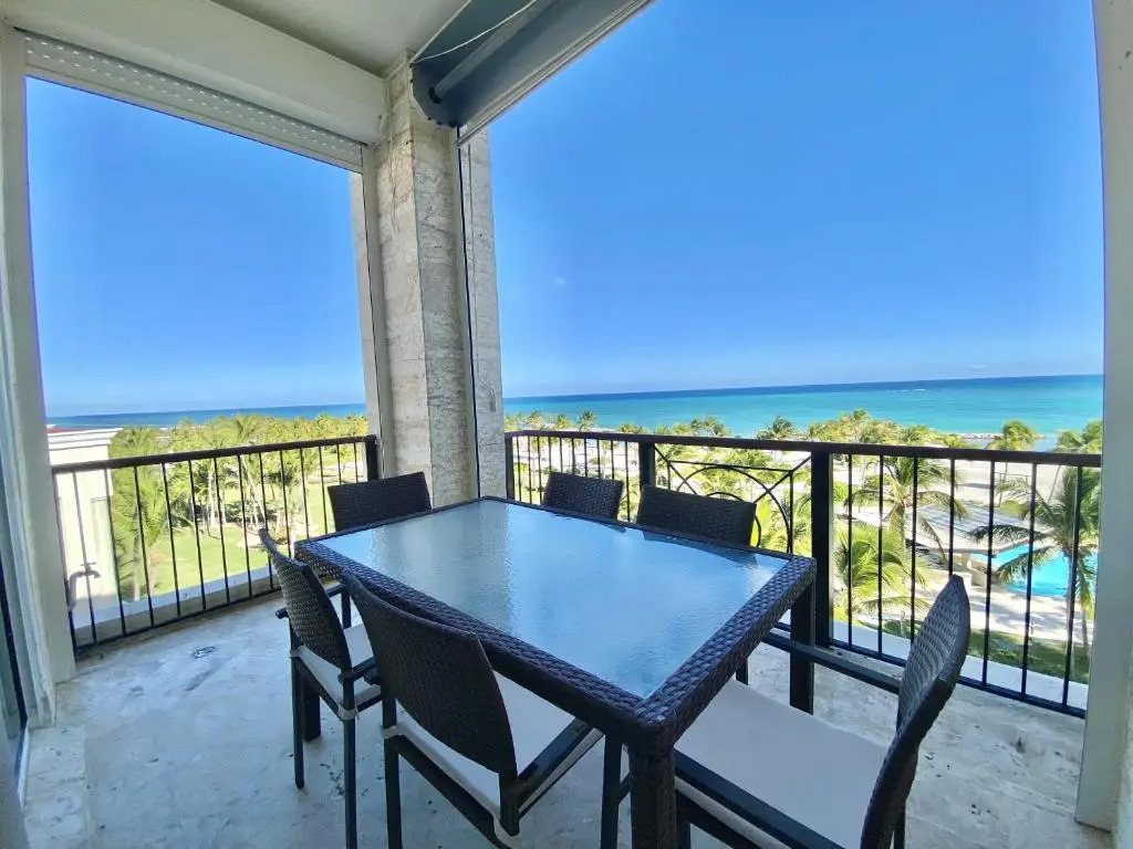 Beachfront Luxury Pent-House at Aquamarina, Cap Cana