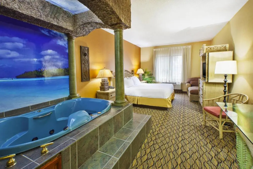 Holiday Inn Express Hotel & Suites - Belleville Area by IHG