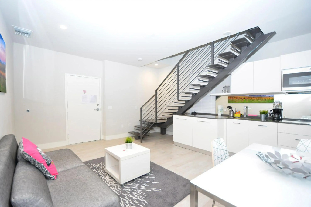 710 South Beach Apartment