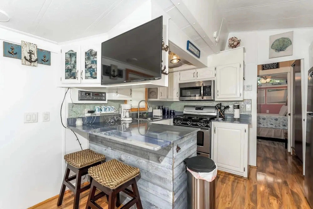Charming 1BR Waterfront Retreat With Private Patio
